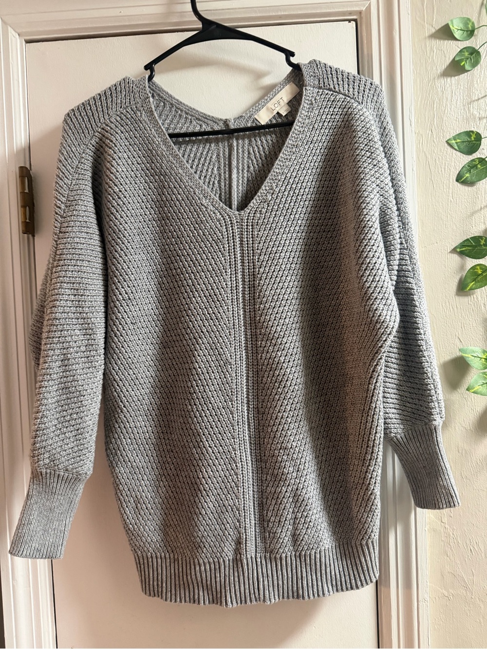LOFT Women’s Small Gray Chunky Knit V-Neck Dolman Sleeve Sweater Cozy Oversized